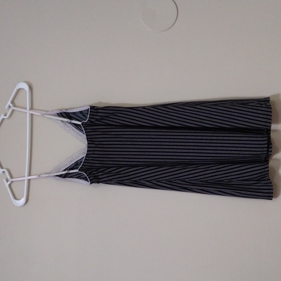 BLACK PINSTRIPE NIGHT SLIP - Picture 4 of 5